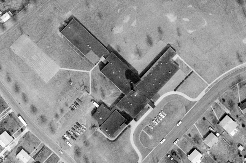 Aerial photograph of Pimmit Hills Elementary School.