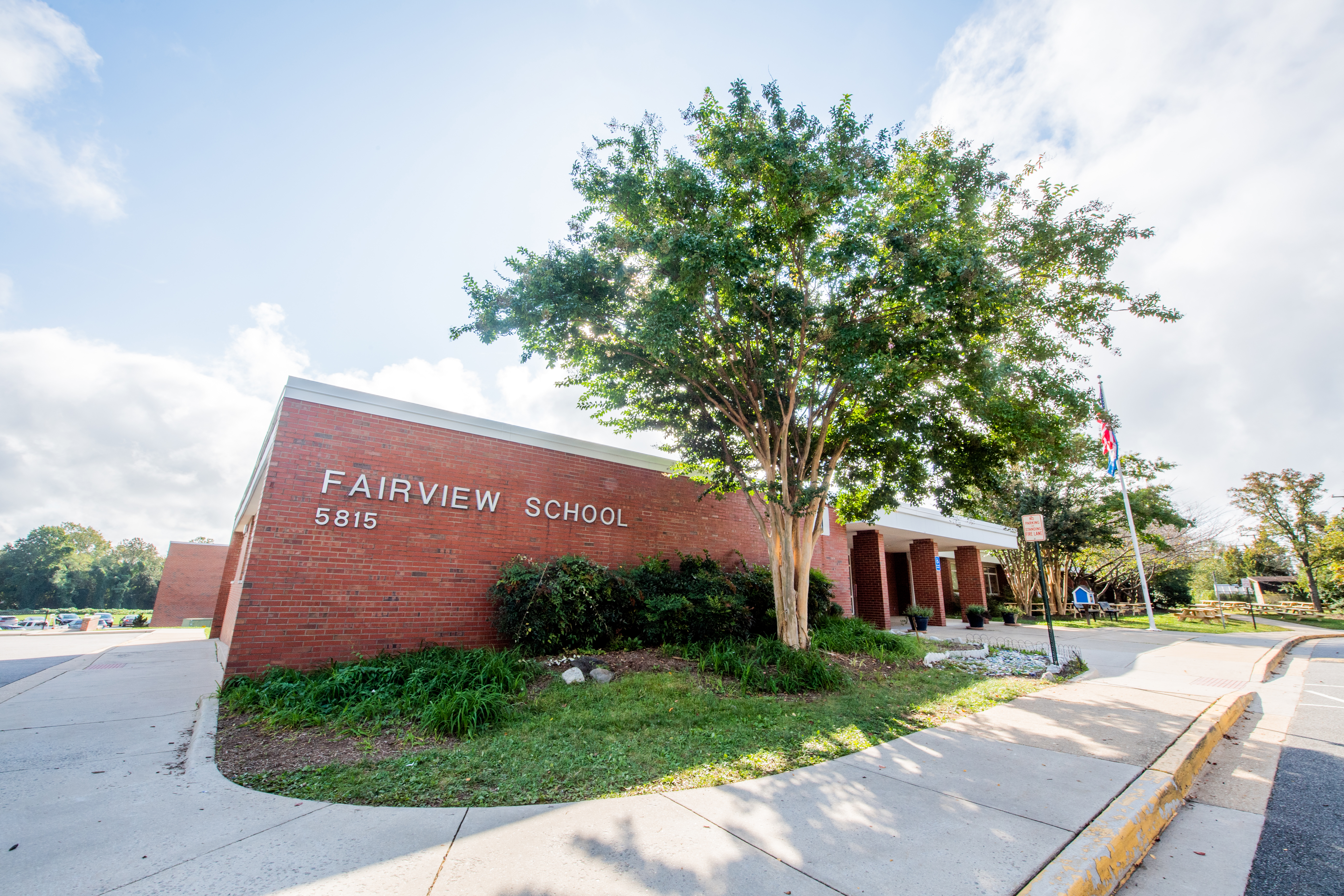 Exterior shot of Fairview Elementary School building in Fairfax Station, Va.