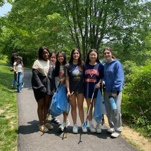 Edison HS students clean up Kingstowne Lake