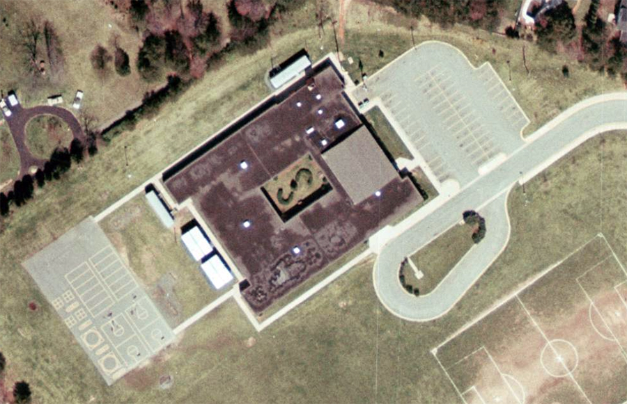 Aerial photograph of Chapel Square Elementary School.