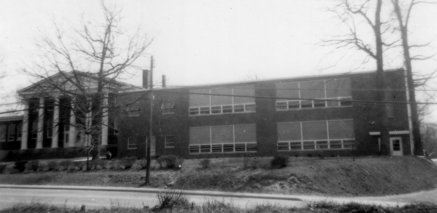 Black and white photograph of Fairfax Elementary School.