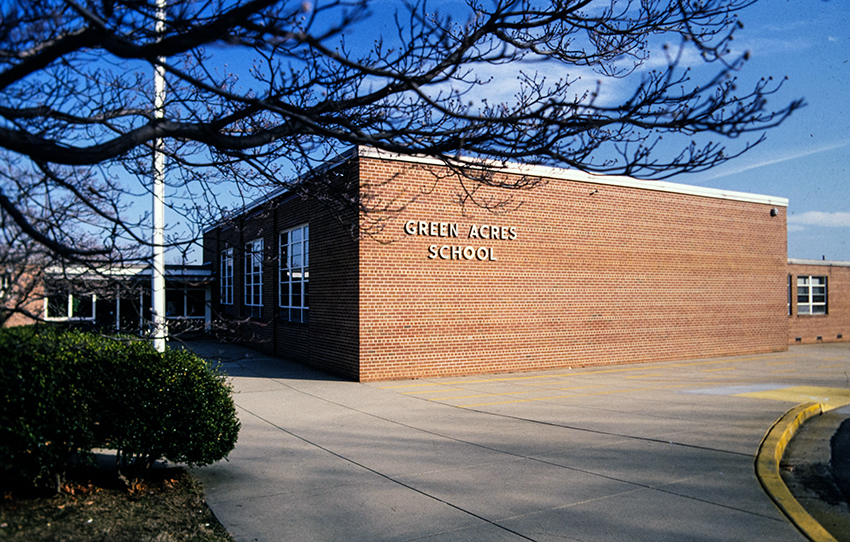Photograph of the front exterior of Green Acres Elementary School.