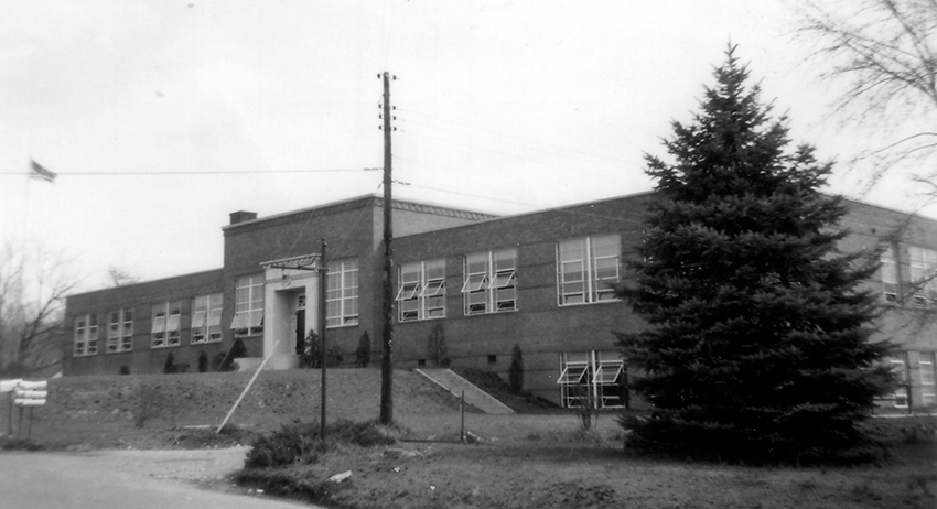 Photograph of the front exterior of James Lee Elementary School.