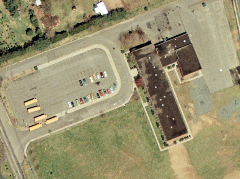 Aerial photograph of Lewinsville Elementary School.