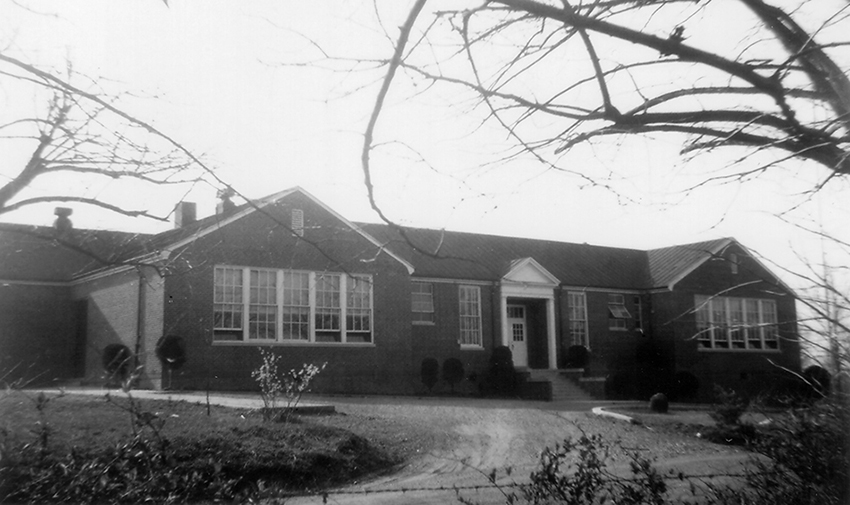 Black and white photograph of Louise Archer Elementary School.